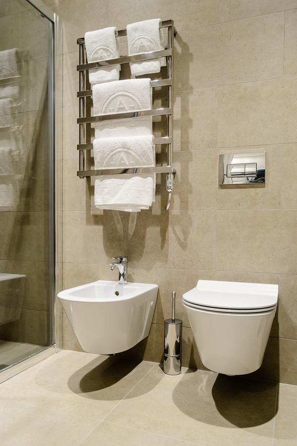 Hotel Albes Fier