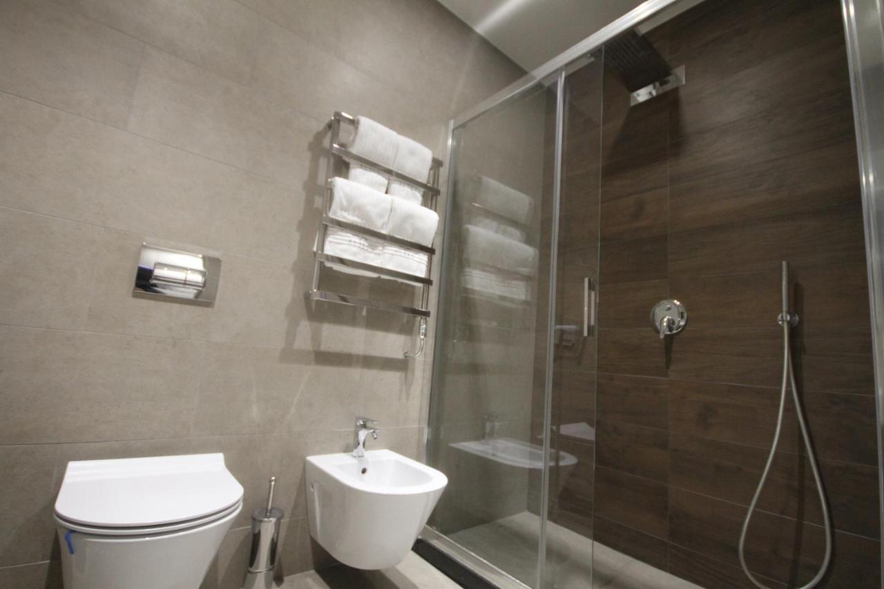 Hotel Albes Fier